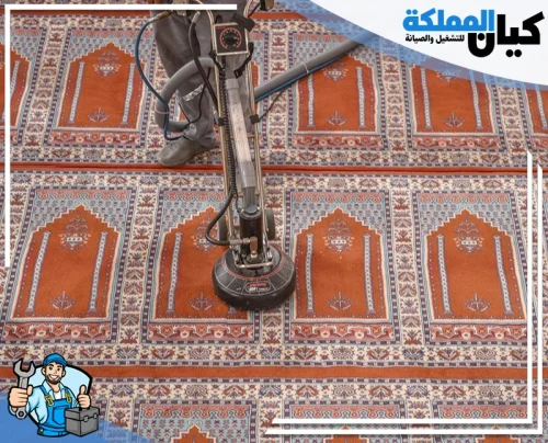 تنظيف جدران المساجد